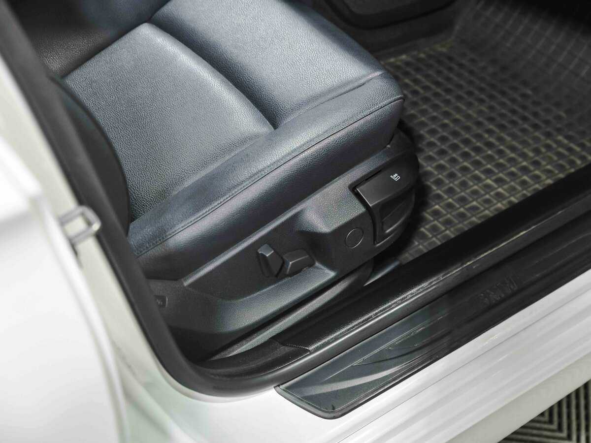 BMW 5 серии 520i, 2013 Фото №17