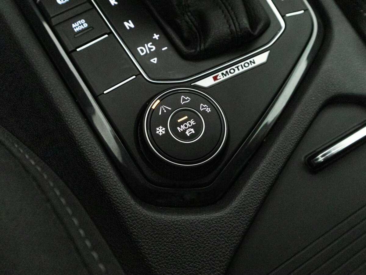 Volkswagen Tiguan, 2020 Фото №17