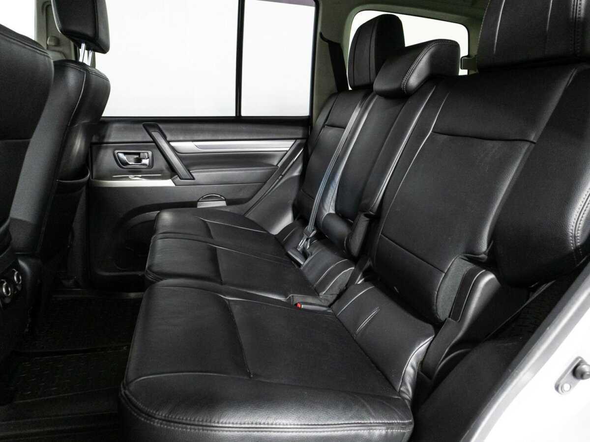 Mitsubishi Pajero, 2015 - 136 492 км. | Фото №8