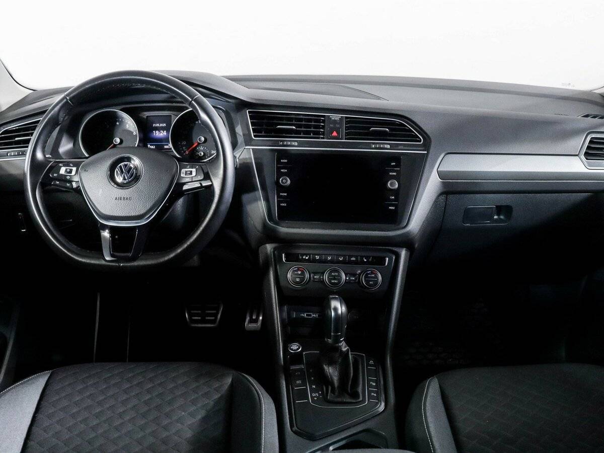 Volkswagen Tiguan, 2018 Фото №9