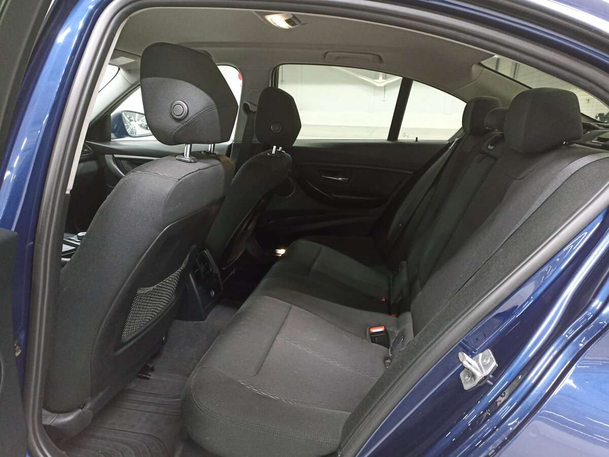 BMW 3 серии 318i, 2016 Фото №12