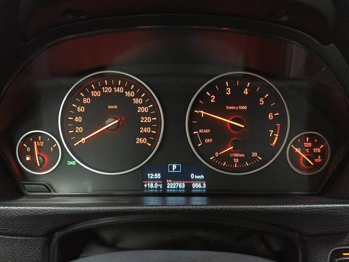 BMW 3 серии 318i, 2016 Фото №13