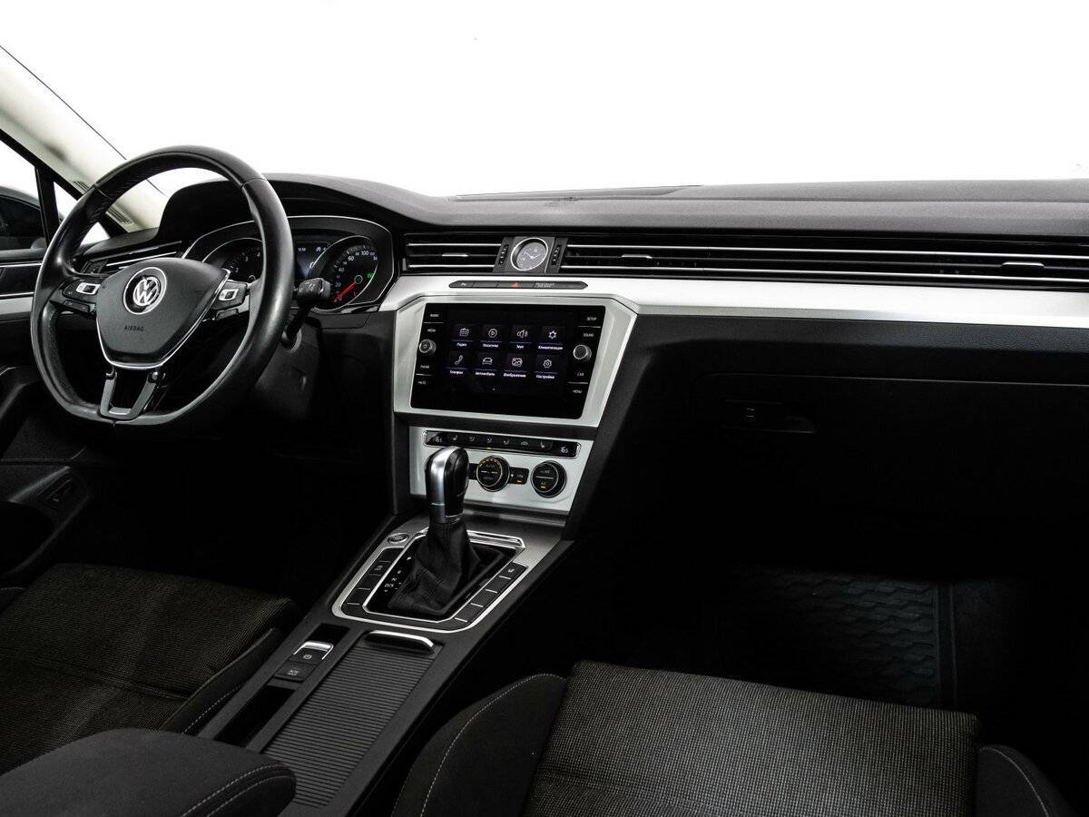 Volkswagen Passat, 2018 - 107 332 км. | Фото №8