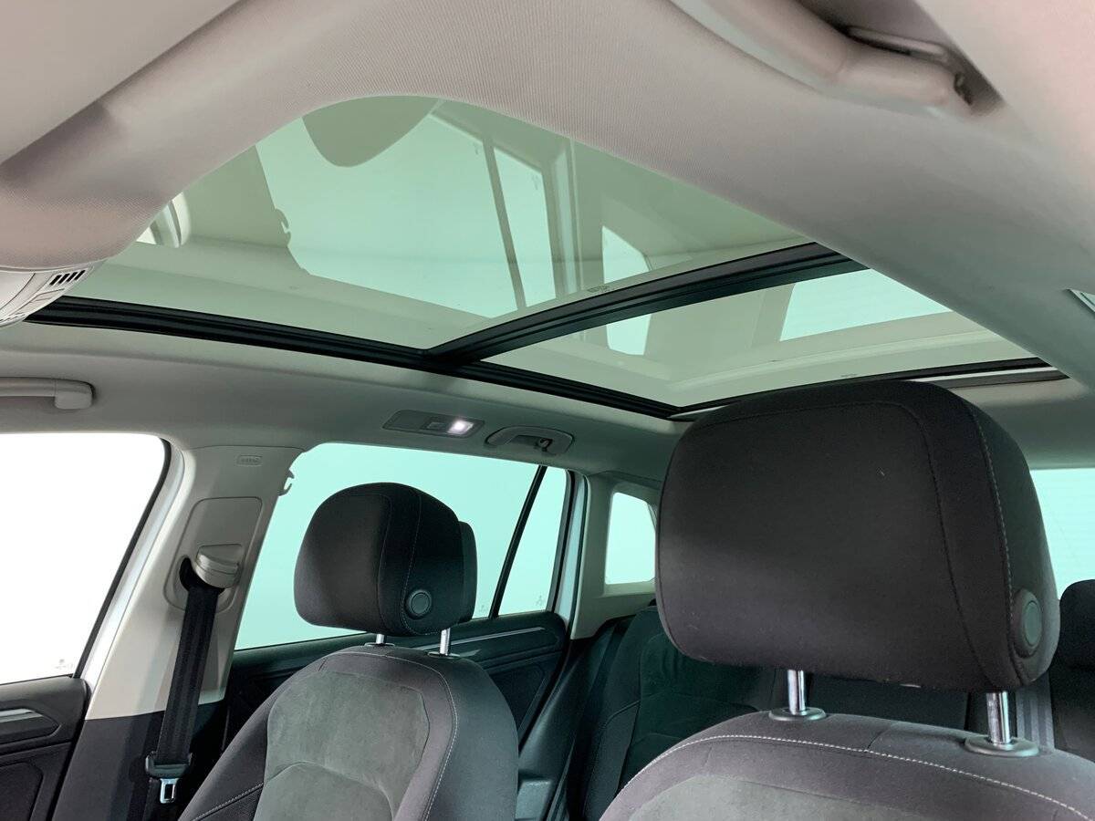 Volkswagen Tiguan, 2019 Фото №16