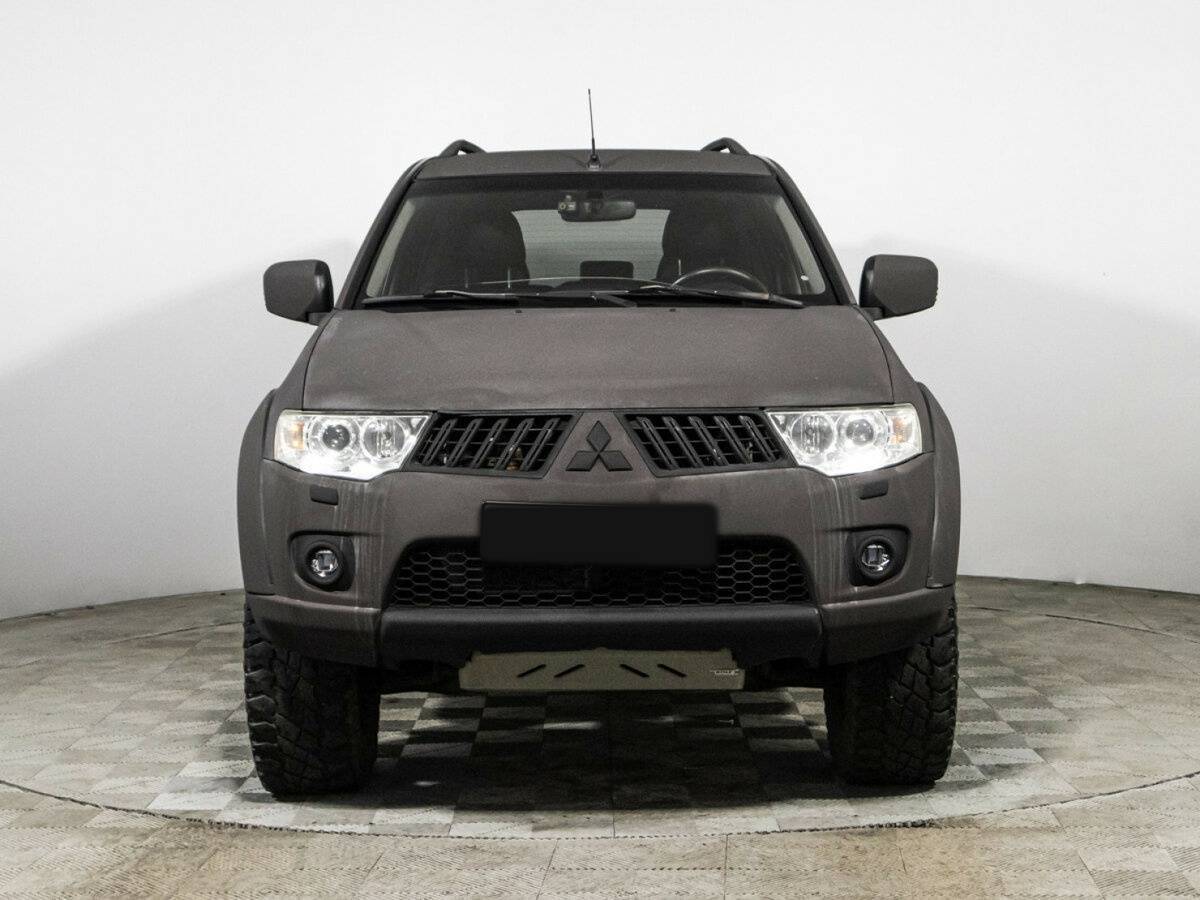 Mitsubishi Pajero Sport, 2012 Фото №2