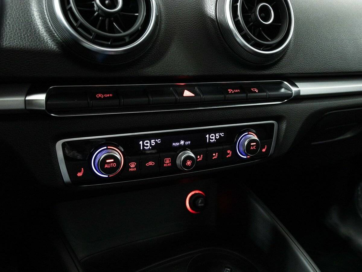 Audi A3, 2015 Фото №15