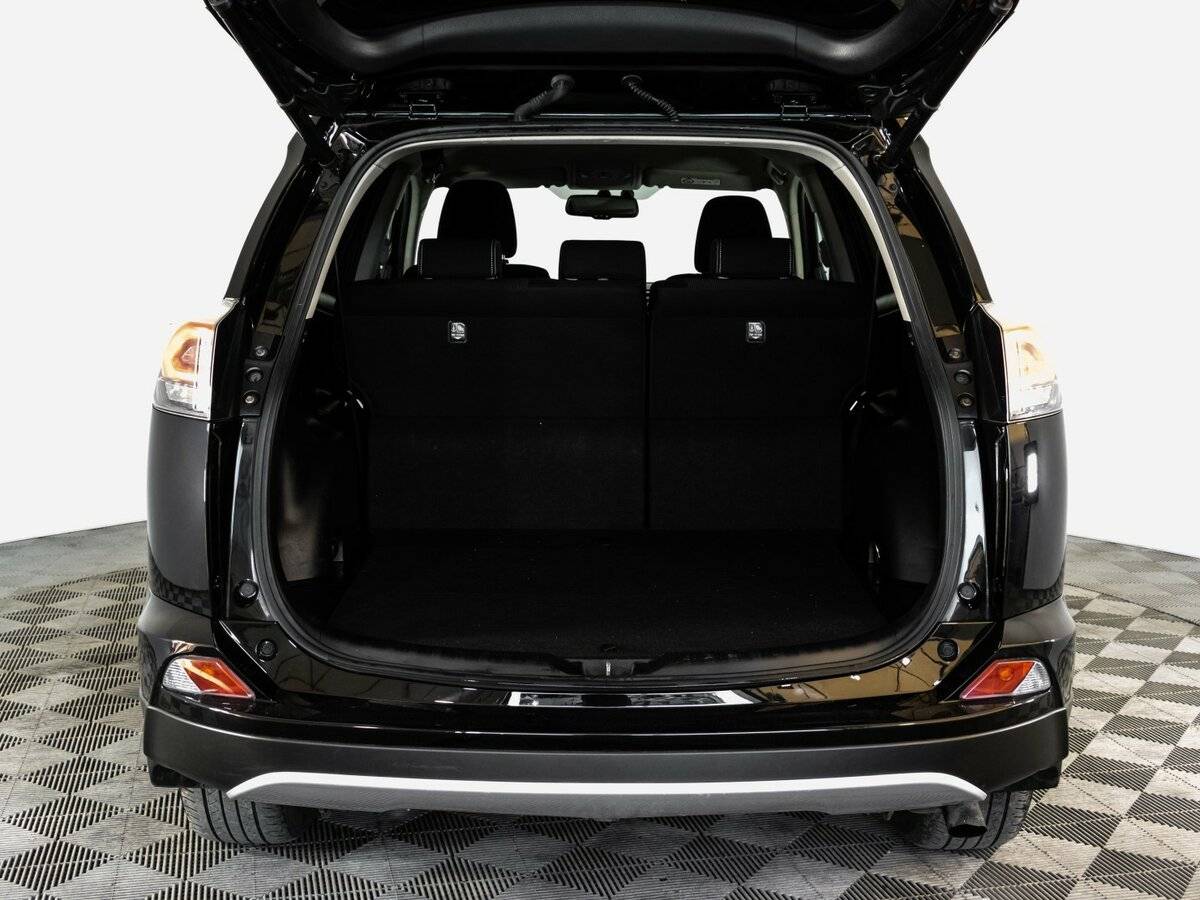 Toyota RAV4 IV (XA40) Рестайлинг, 2017 Фото №16