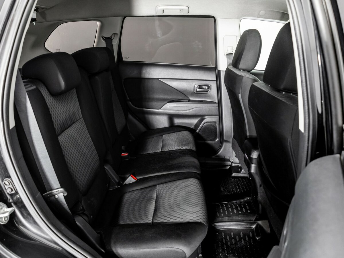 Mitsubishi Outlander III Рестайлинг, 2014 Фото №13