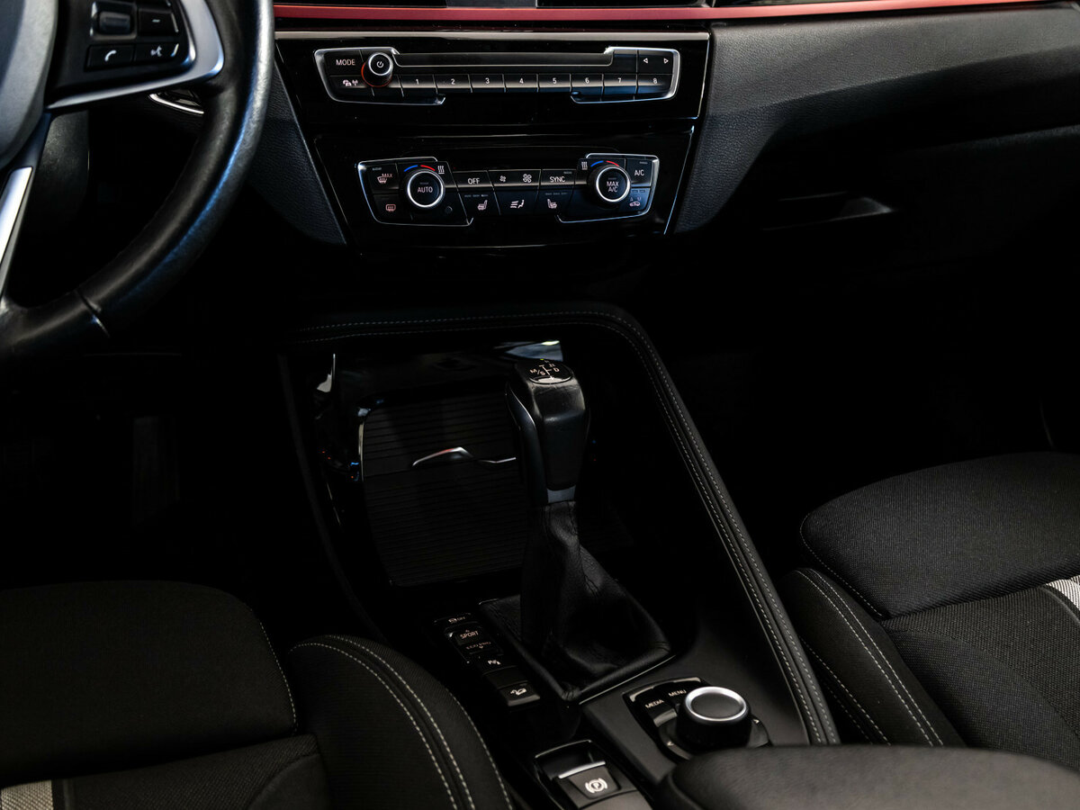 BMW X1 20i xDrive II (F48), 2017 Фото №10