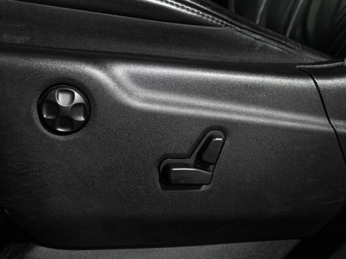 Jeep Grand Cherokee IV (WK2) Рестайлинг, 2015 Фото №16