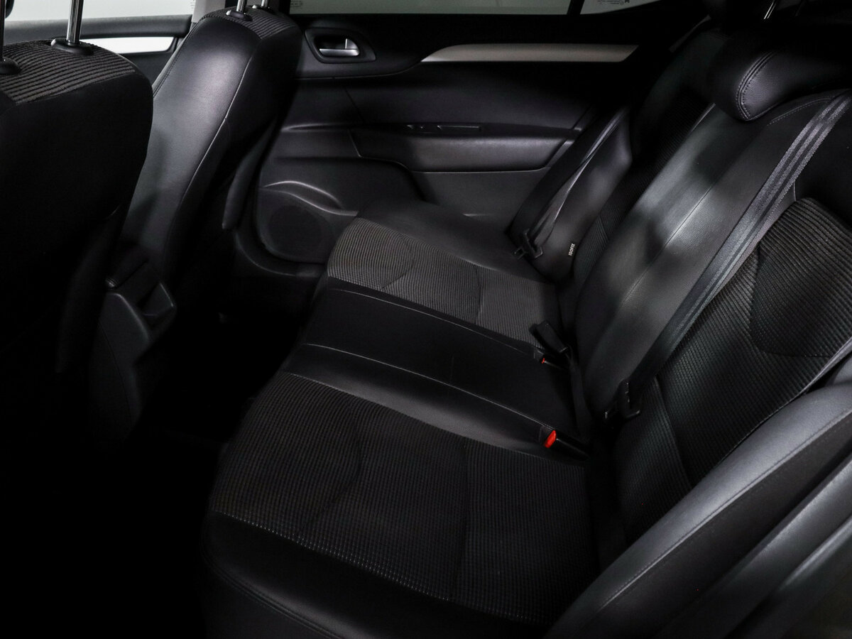 Citroen C4 II Рестайлинг, 2016 Фото №8