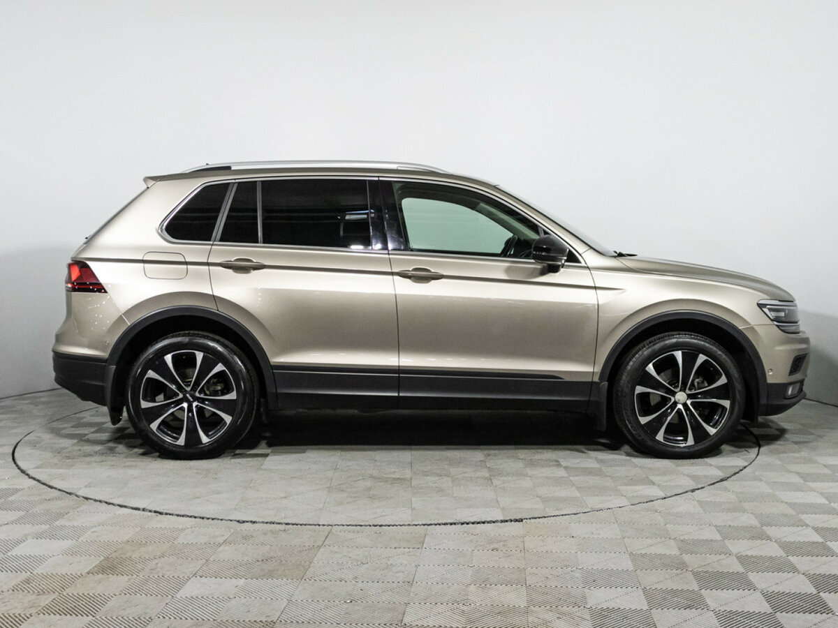 Volkswagen Tiguan II, 2019 - 106 837 км. | Фото №4