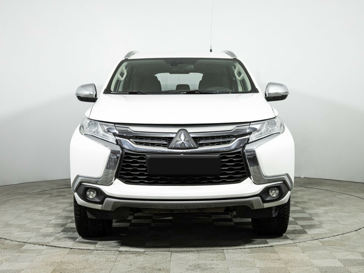 Mitsubishi Pajero Sport III, 2018 - 122 550 км. | Фото №2